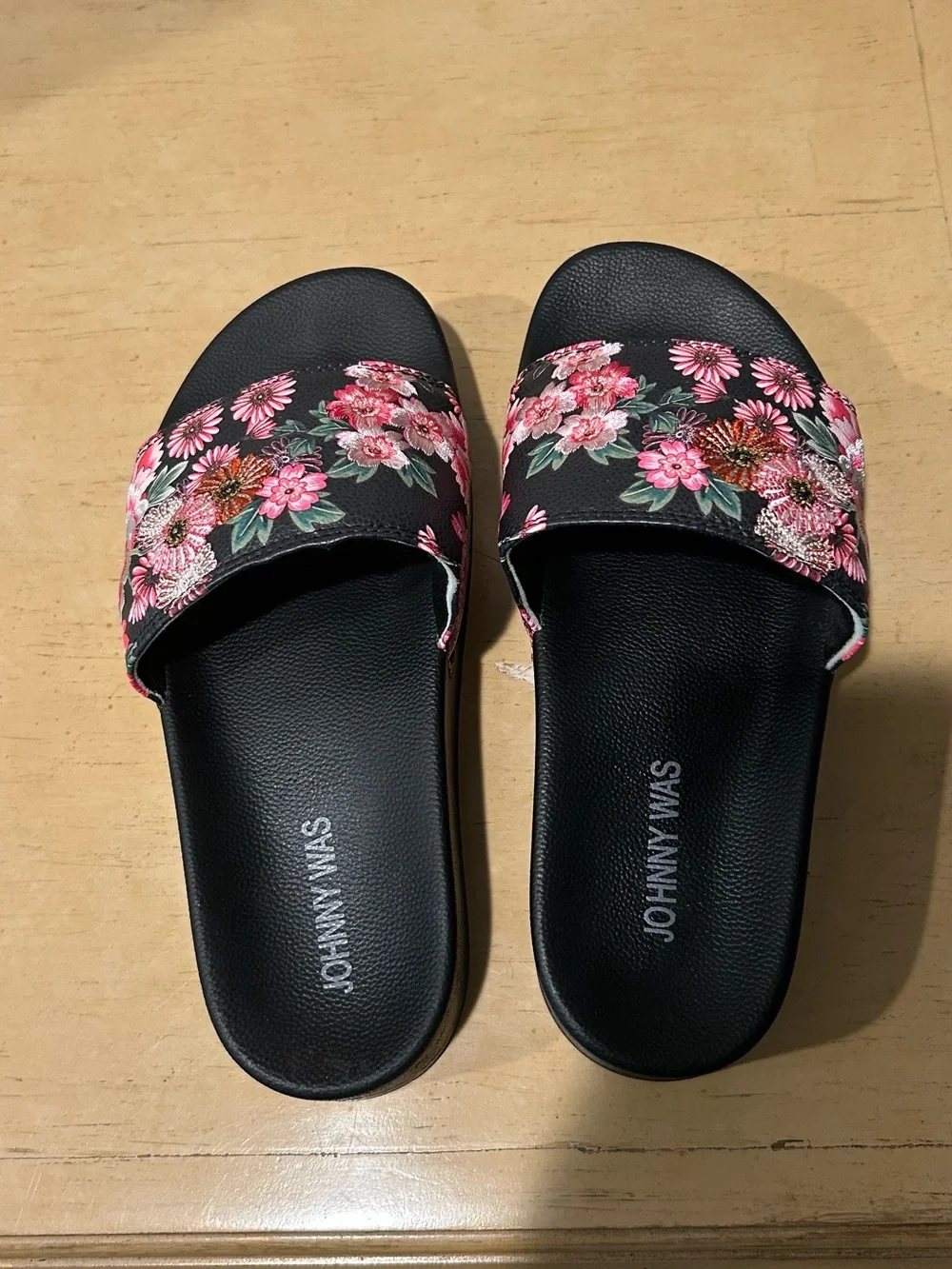 Johnny Was floral platform pool slide in size 8